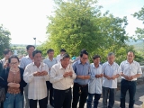 Dâng hương tưởng niệm tiền nhân