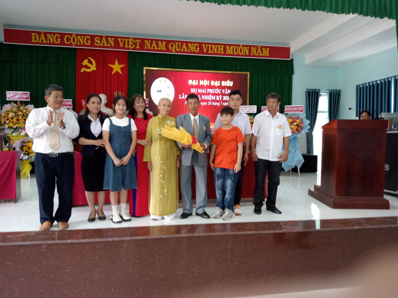 gia dinh mai xuan ba o xa canh hien dong huyen van canh3 the he co mat tai dh