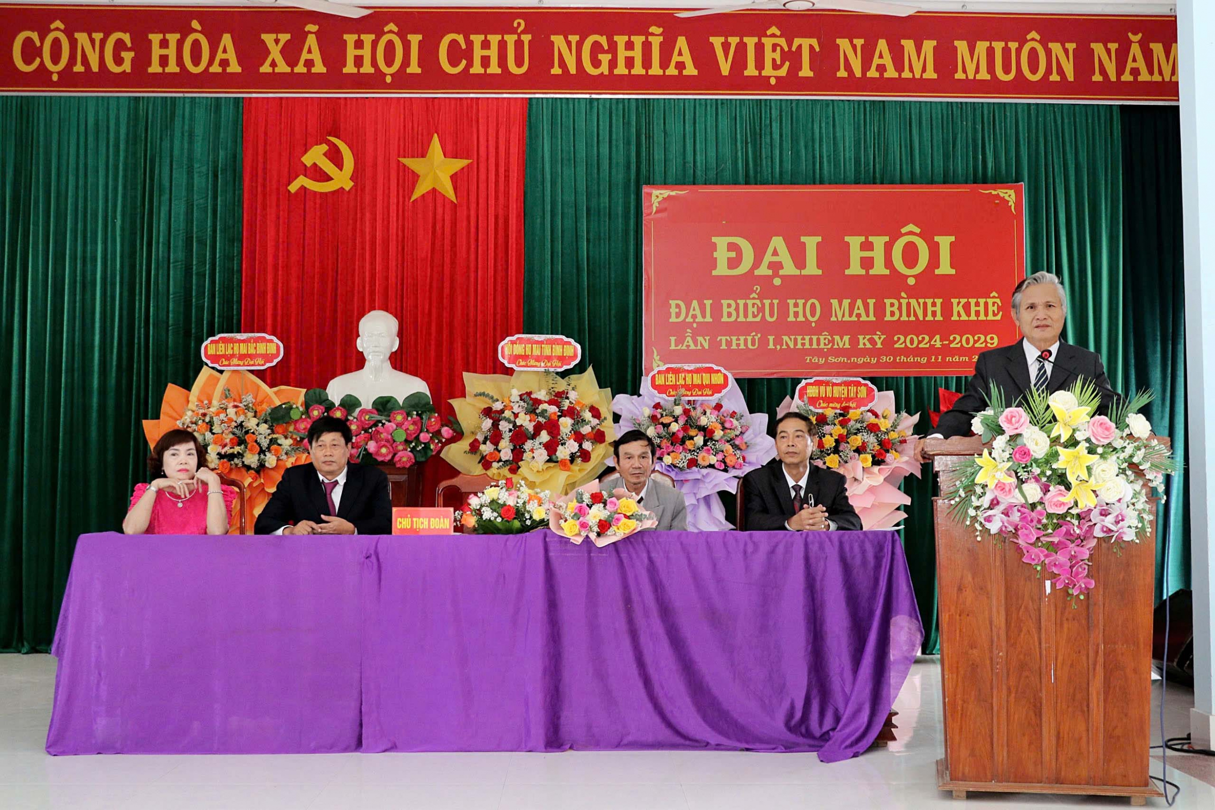 ong mai chi 2 copy