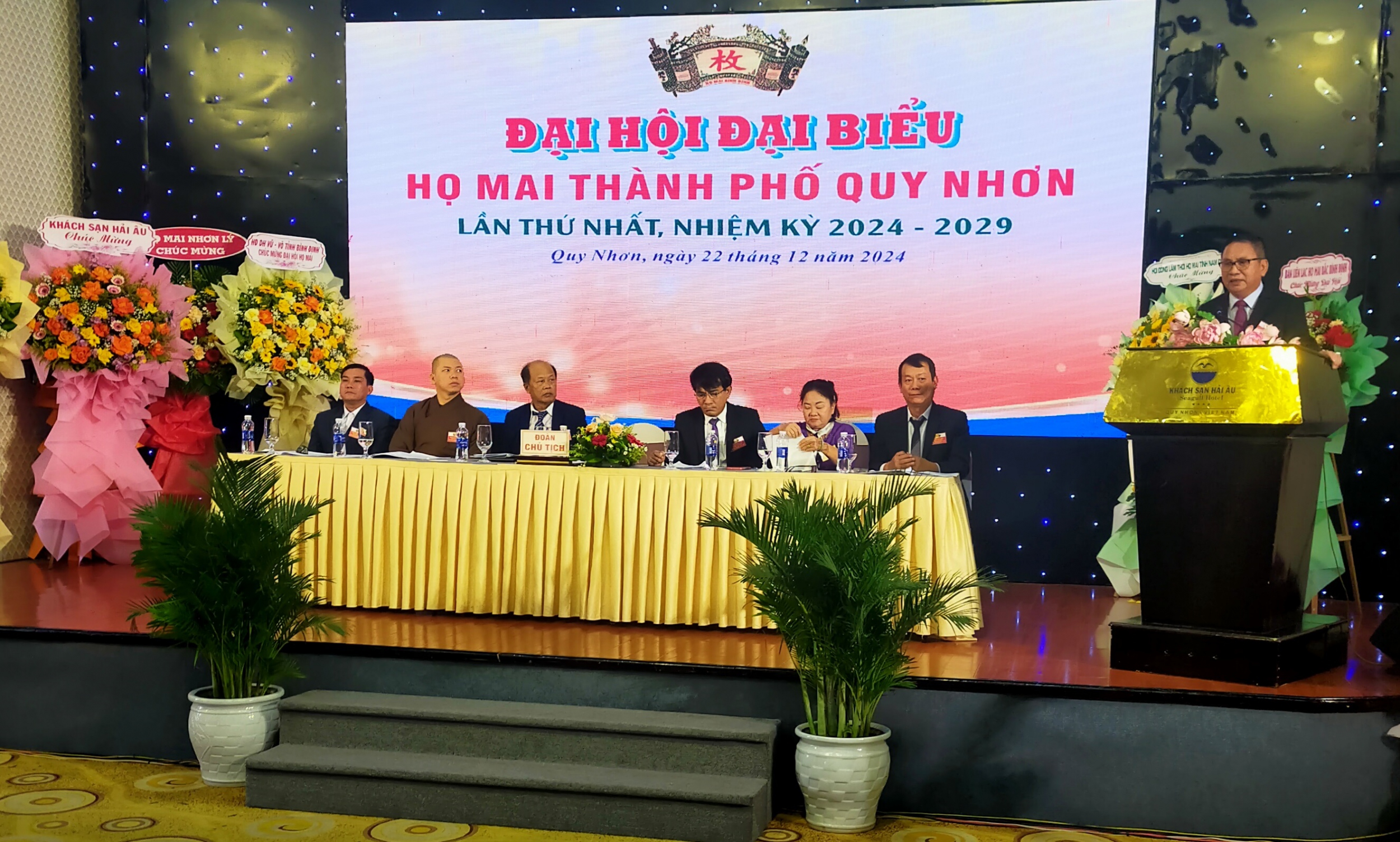 ong mai van cao phat bieu khai mac dh